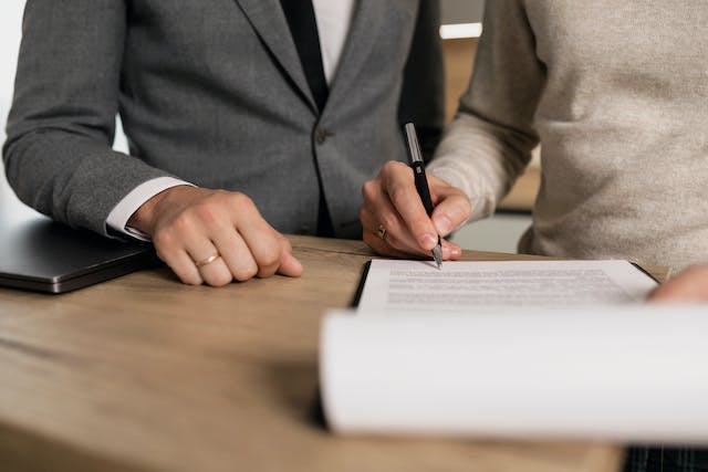 Quali sono gli obblighi delle imprese commerciali?